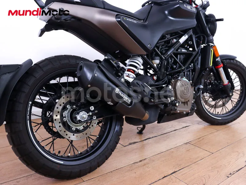Husqvarna Svartpilen 401 - Vista 4