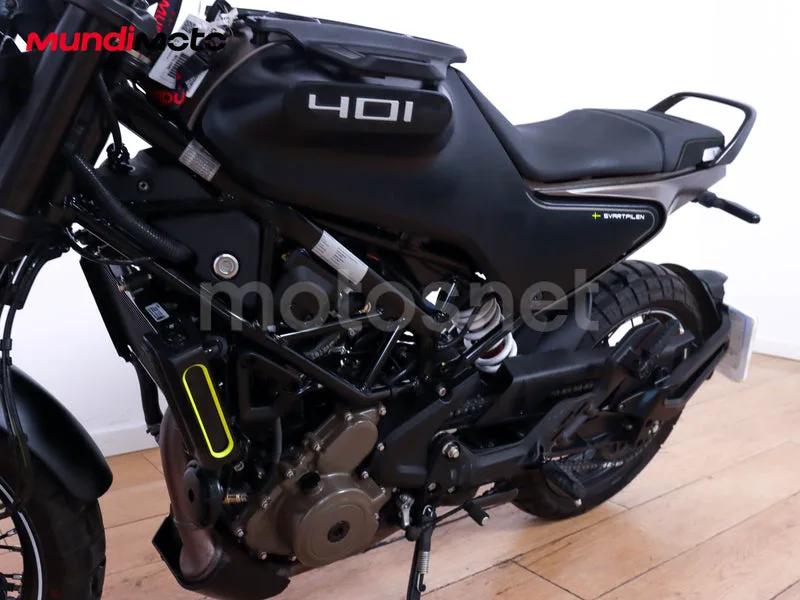 Husqvarna Svartpilen 401 - Vista 10