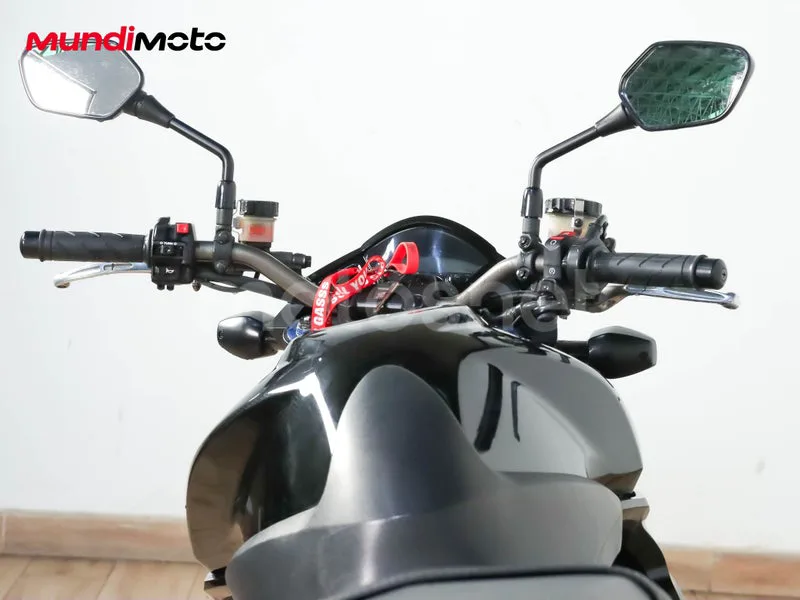 Honda CB1000R - Vista 11
