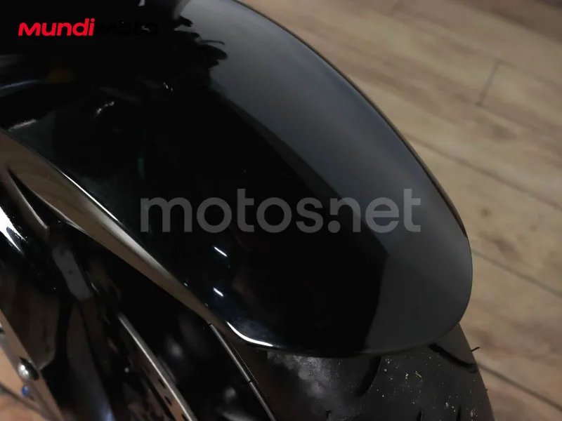 Honda CB1000R - Vista 13