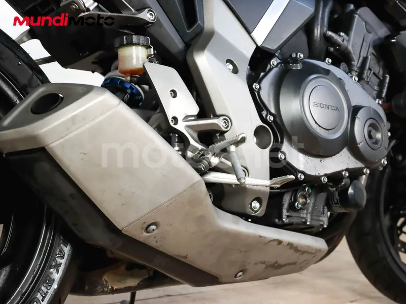Honda CB1000R - Vista 4