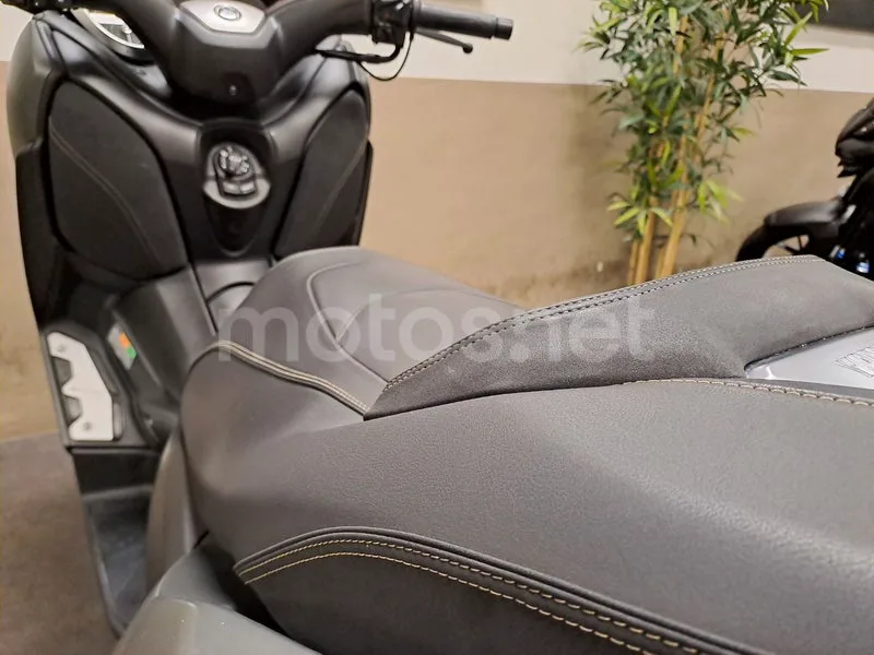 Yamaha XMAX 125 - Vista 11