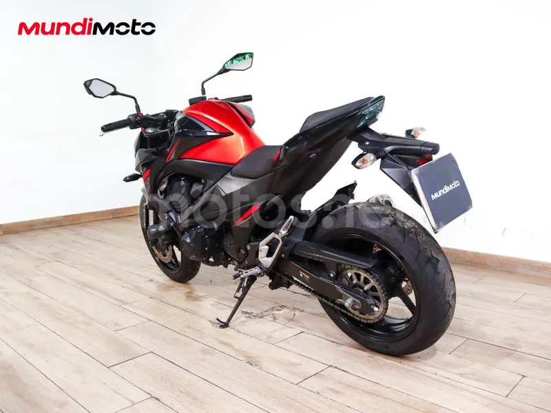 Kawasaki Z800 - Vista 8