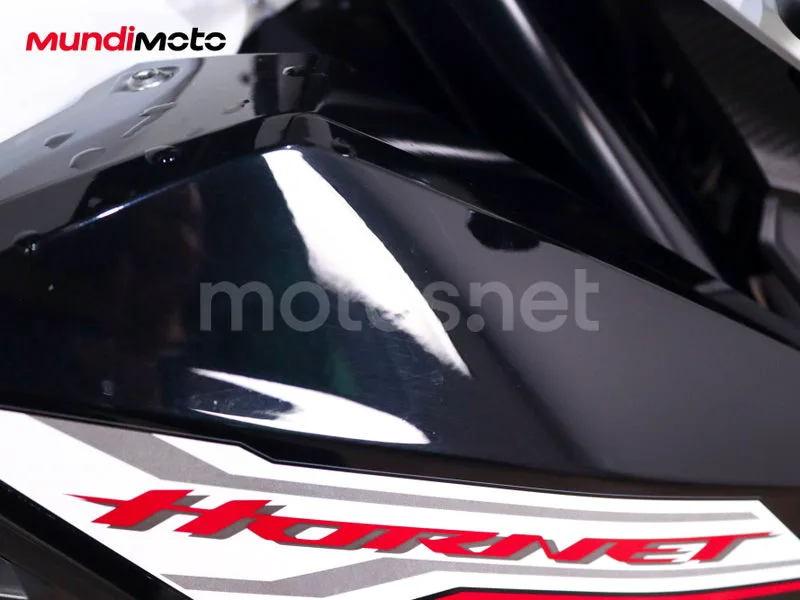 Honda CB500 Hornet - Vista 22