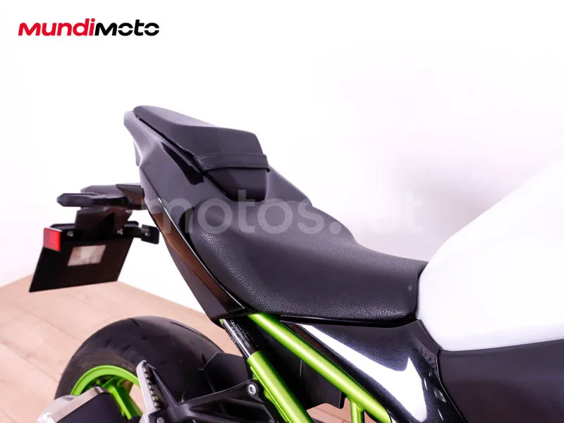 Kawasaki Z900 - Vista 30