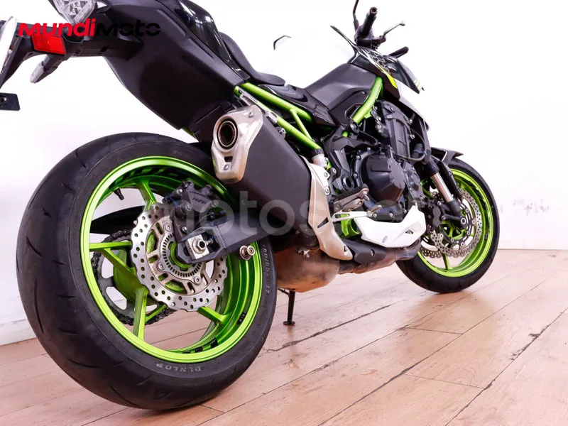Kawasaki Z900 - Vista 4