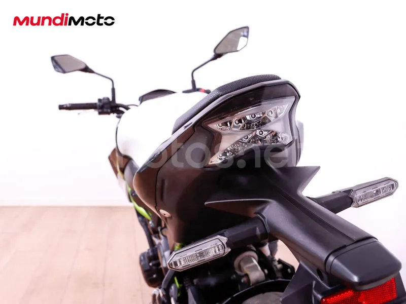 Kawasaki Z900 - Vista 9