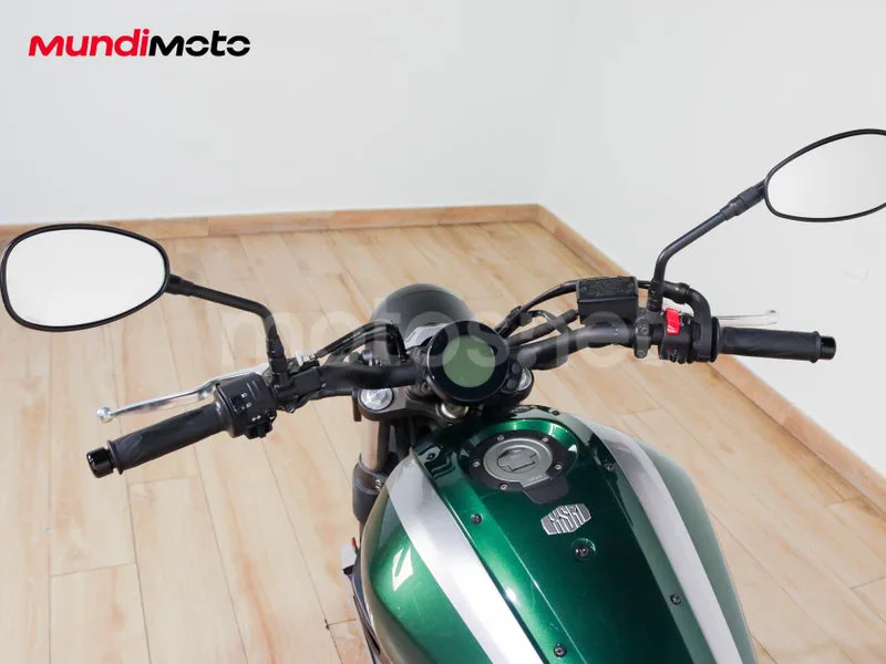 Yamaha XSR700 - Vista 11