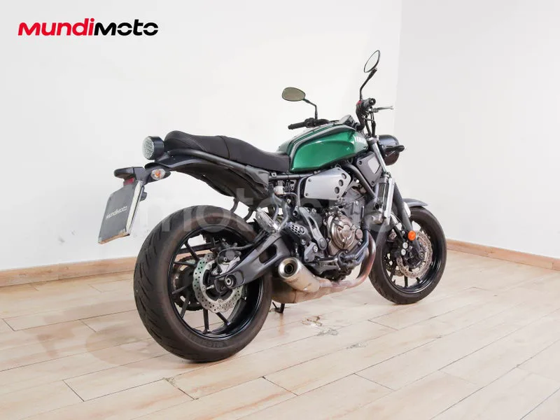 Yamaha XSR700 - Vista 3