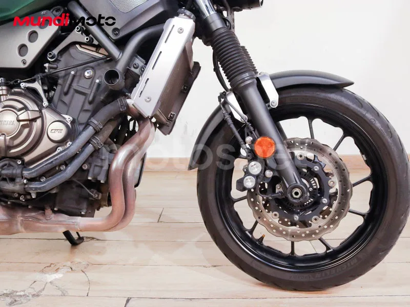 Yamaha XSR700 - Vista 38
