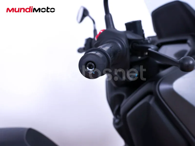Yamaha XMAX 300 - Vista 13