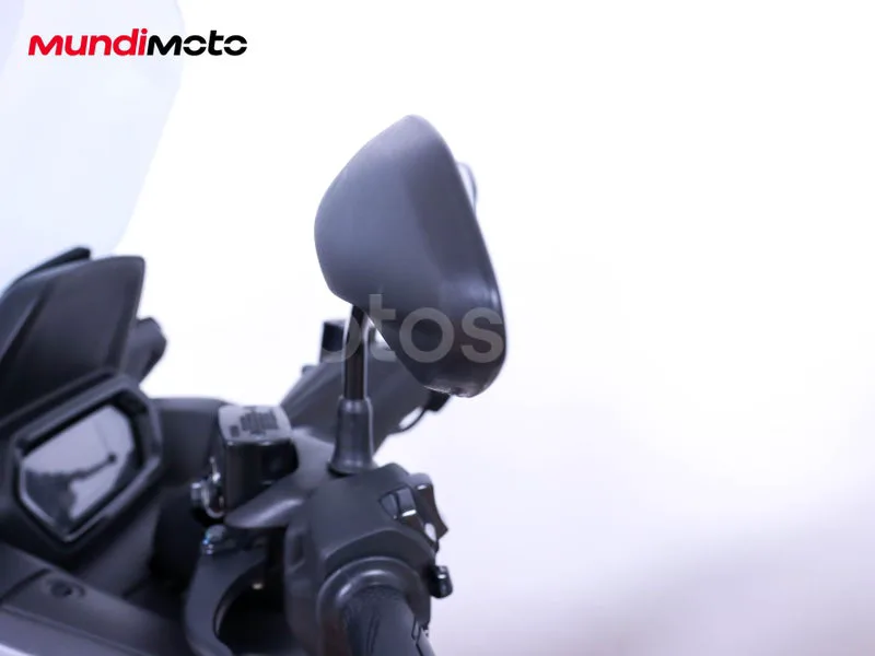 Yamaha XMAX 300 - Vista 15