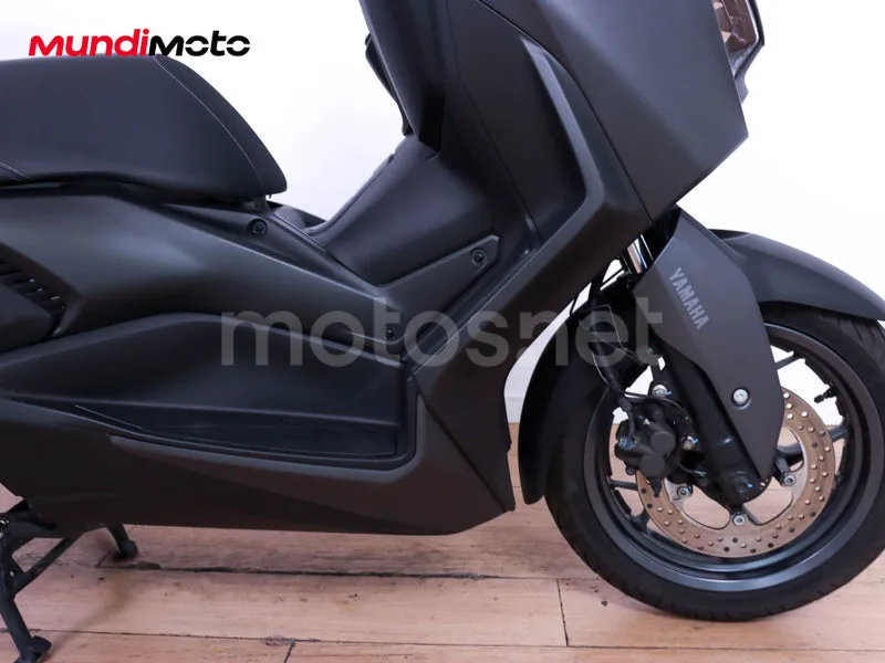 Yamaha XMAX 300 - Vista 18