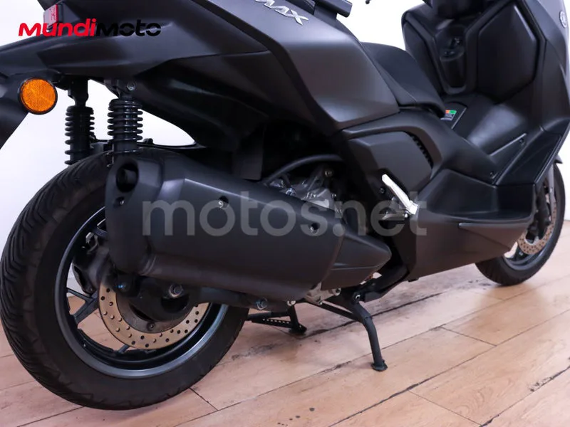 Yamaha XMAX 300 - Vista 4