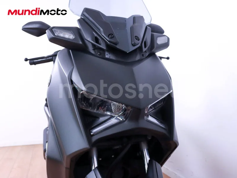 Yamaha XMAX 300 - Vista 5