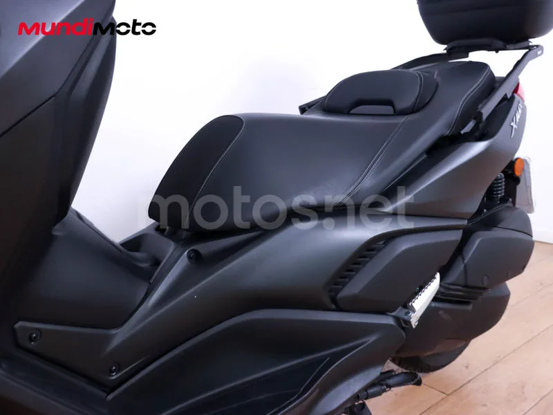 Yamaha XMAX 300 - Vista 10
