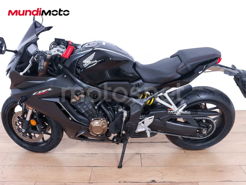 Honda CBR650R - Vista 6