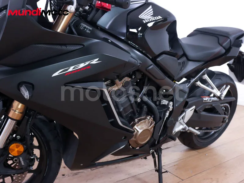 Honda CBR650R - Vista 10