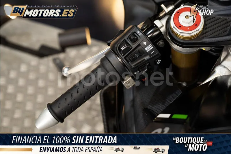 Aprilia RSV4 RR - Vista 22