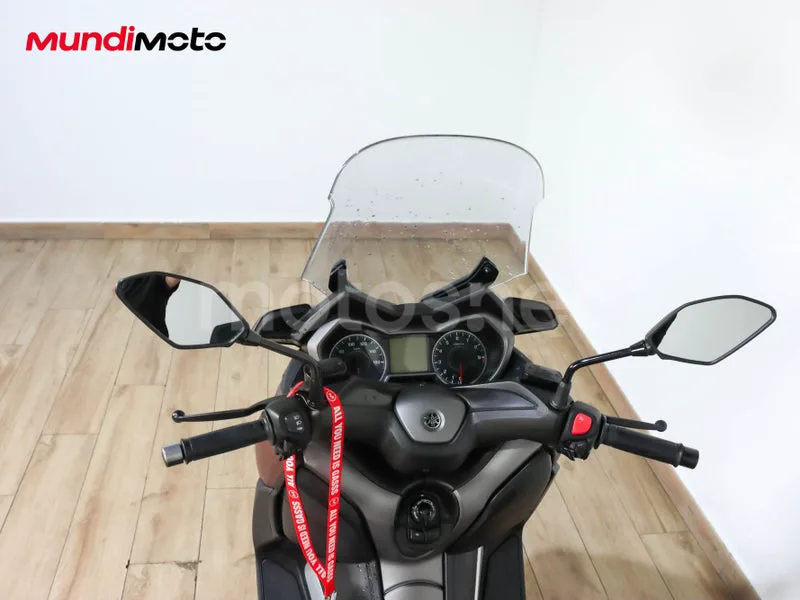 Yamaha XMAX 300 - Vista 11