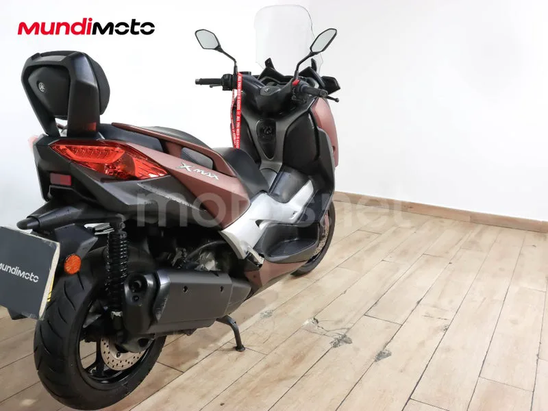 Yamaha XMAX 300 - Vista 3