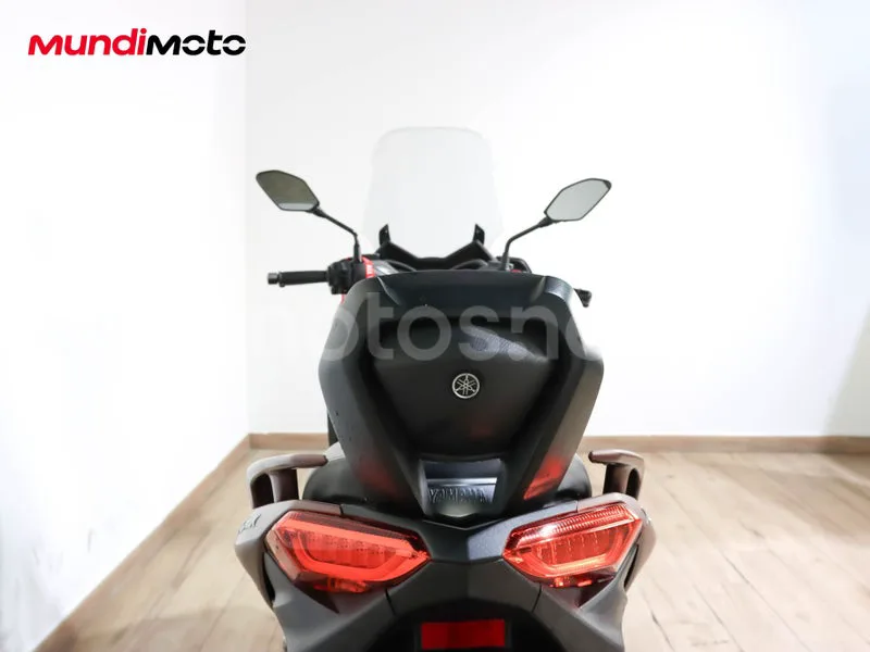 Yamaha XMAX 300 - Vista 4