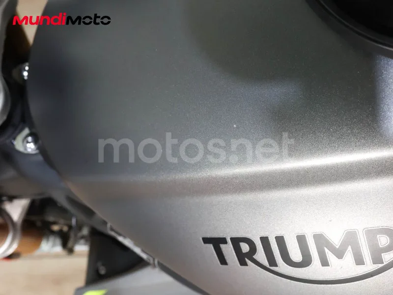 Triumph Speed Triple - Vista 19