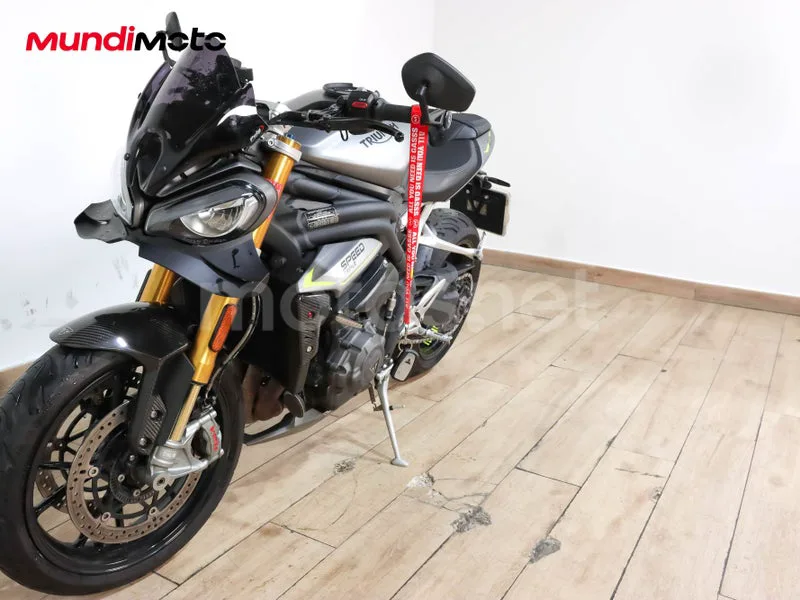 Triumph Speed Triple - Vista 7