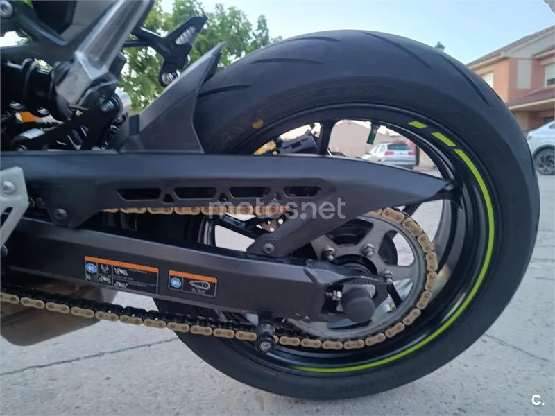 Kawasaki Z900 - Vista 4