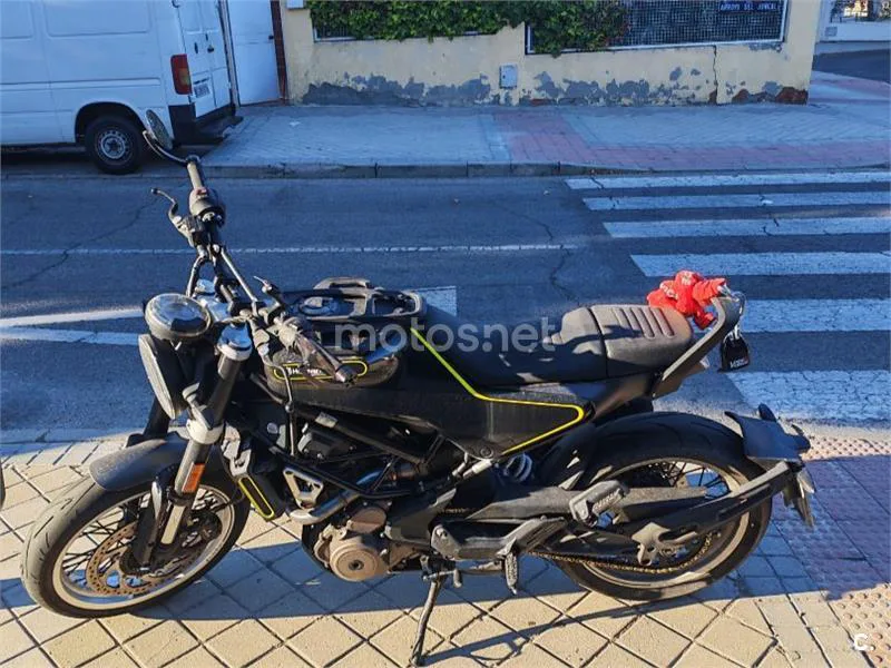 Husqvarna Svartpilen 401 2700 € 2019 Madrid - 2