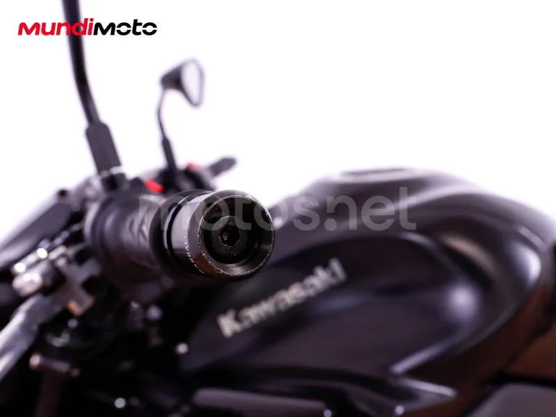 Kawasaki Z900 - Vista 15