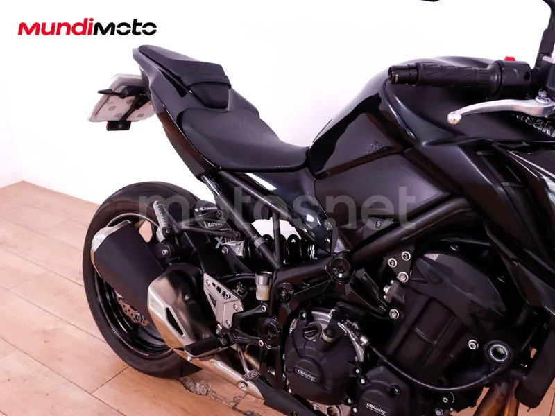 Kawasaki Z900 - Vista 29