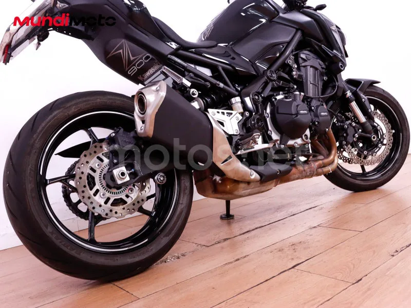 Kawasaki Z900 - Vista 4