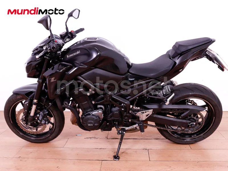 Kawasaki Z900 - Vista 6