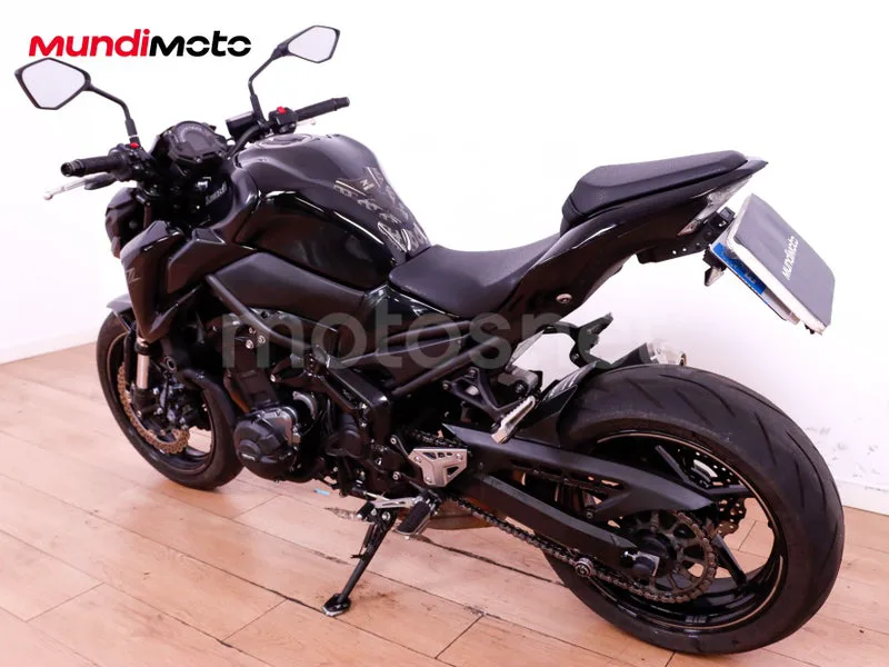 Kawasaki Z900 - Vista 8