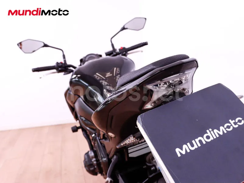 Kawasaki Z900 - Vista 9