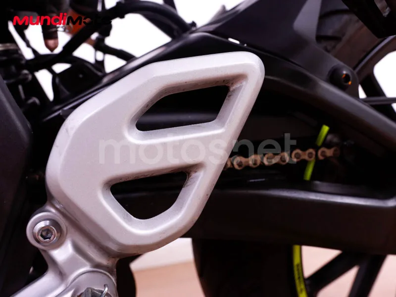 Yamaha MT-125 - Vista 25