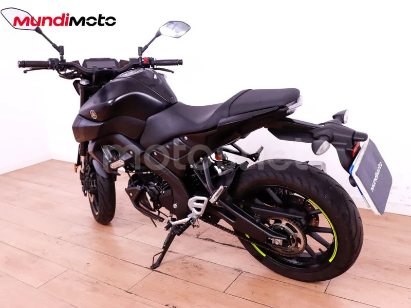 Yamaha MT-125 - Vista 8