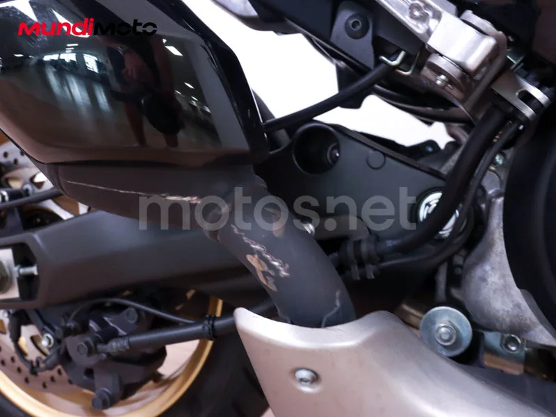 Yamaha TMAX - Vista 13