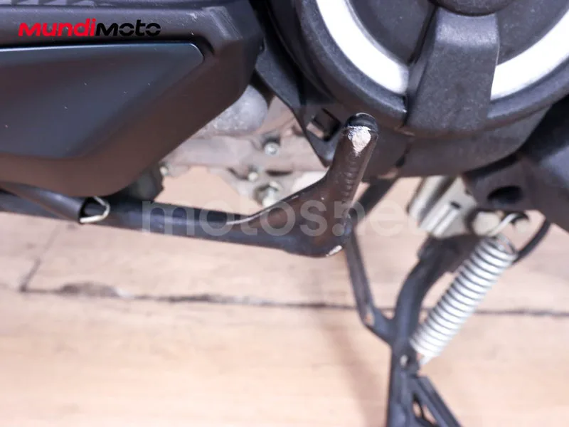 Yamaha TMAX - Vista 18