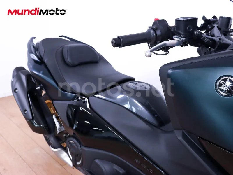 Yamaha TMAX - Vista 24