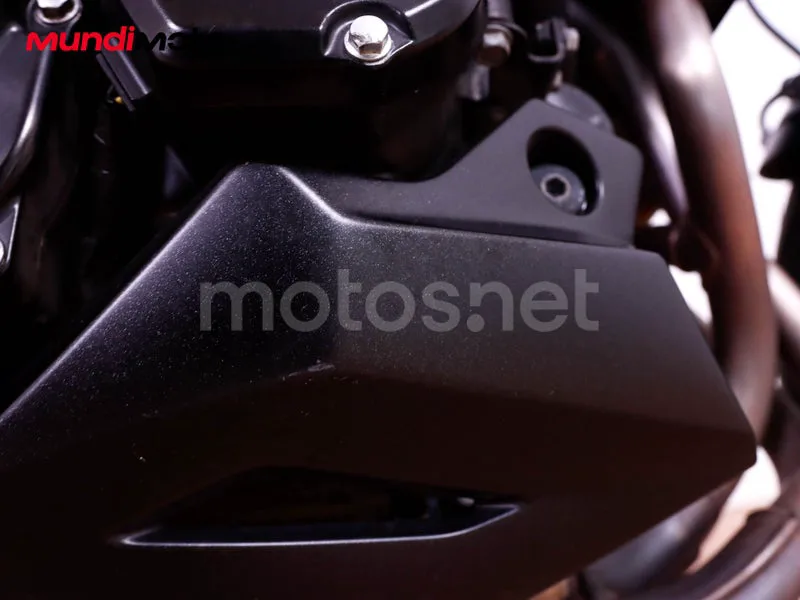 Kawasaki Z900 - Vista 23