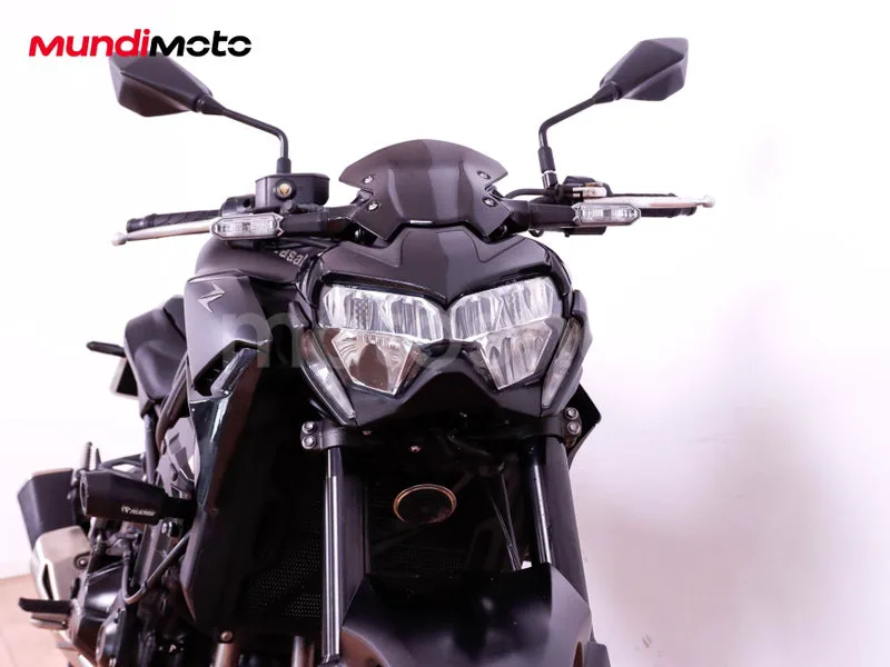 Kawasaki Z900 - Vista 5