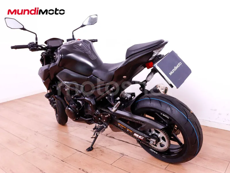 Kawasaki Z900 - Vista 8
