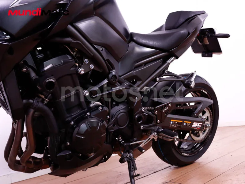 Kawasaki Z900 - Vista 10