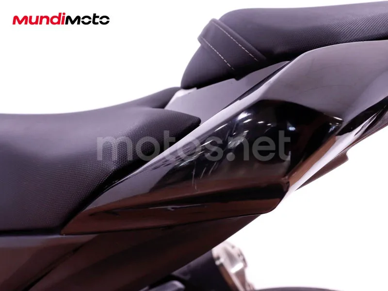 Kawasaki Z800 - Vista 18