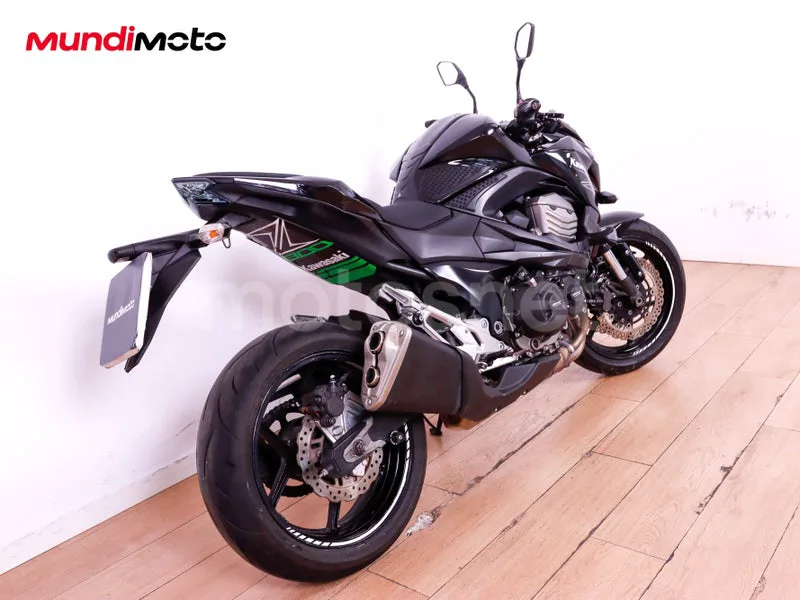 Kawasaki Z800 - Vista 3