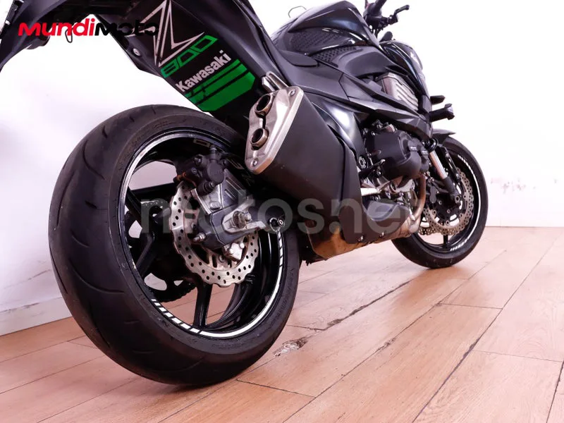 Kawasaki Z800 - Vista 4