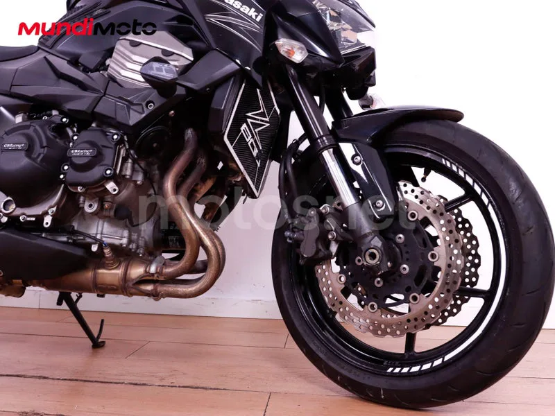 Kawasaki Z800 - Vista 36