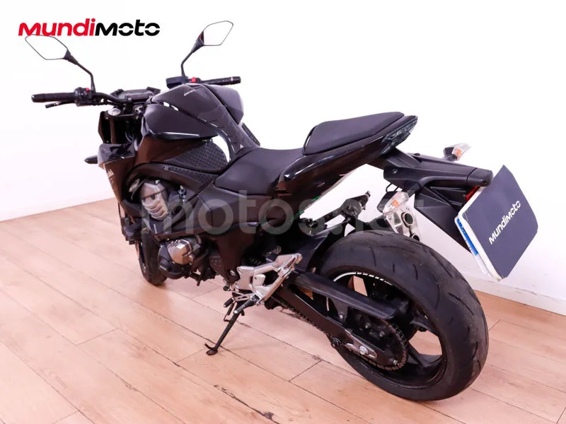 Kawasaki Z800 - Vista 8